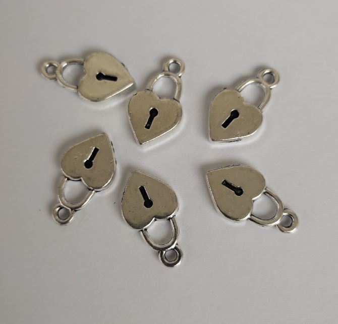 Heart-shaped clasp, diameter 10x18 mm, packaging 20 g, 16 pcs (+-)