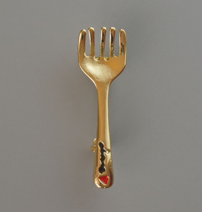 Brooch Fork white and black enamel gold-tone metal 11x36mm