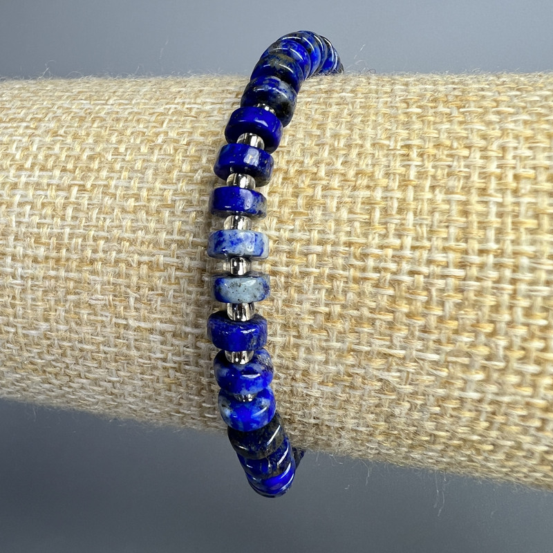 Bracelet made of natural azurite discs, diameter 6×2.5 mm, length 18 cm ± (stretch) with beads