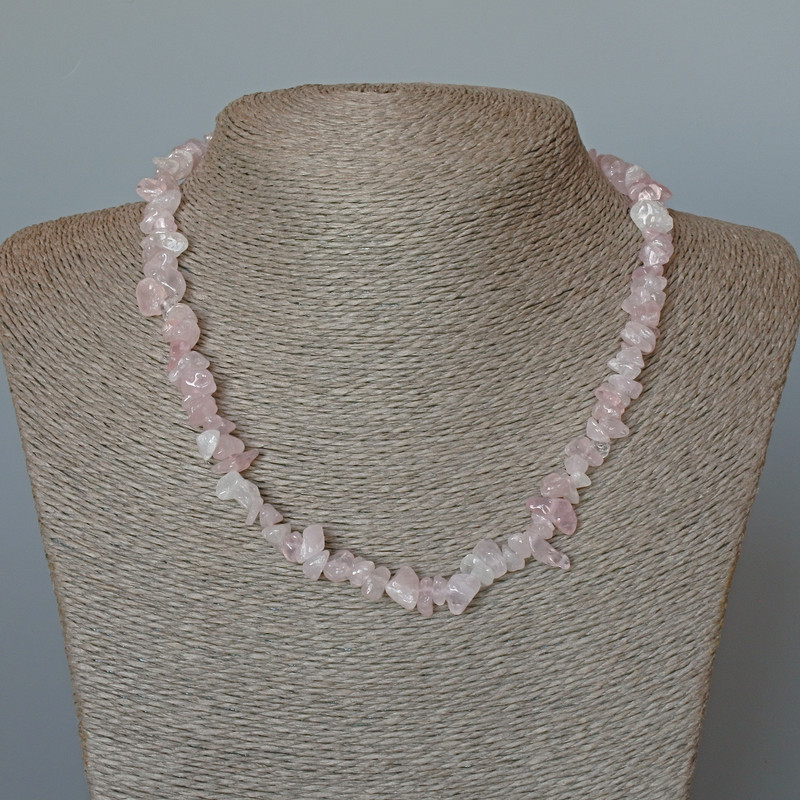 Rose Quartz Necklace with Natural Stone Chips, 8×4 mm diameter, 45 cm long